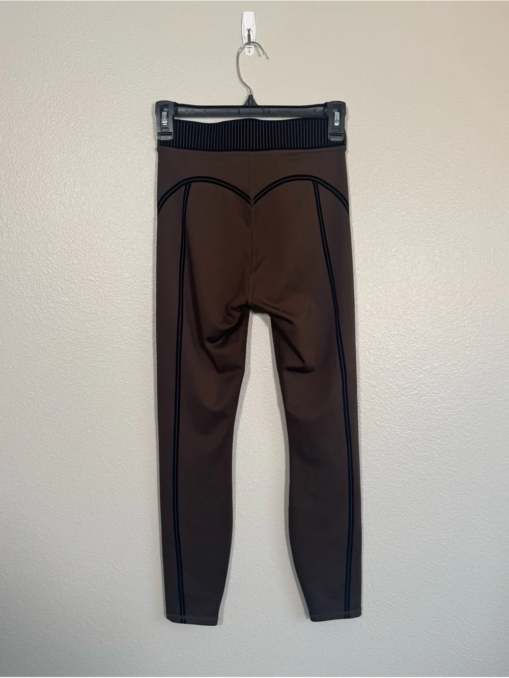 ALO Yoga Airlift High-Waist 7/8 Line Up Legging in Espresso - S